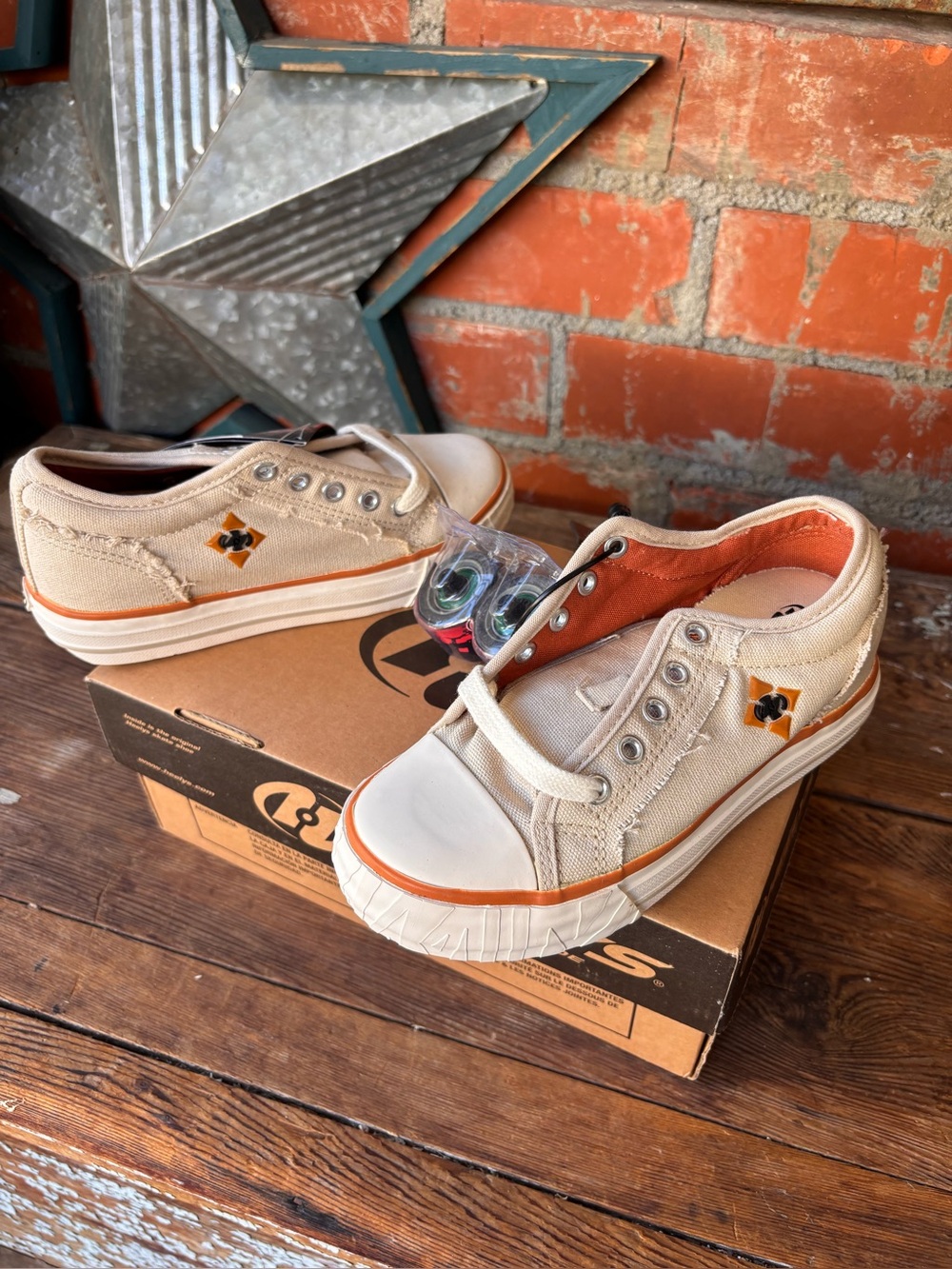 NIB Heelys Converse Style 7512 Youth Size 13C  NEW In Box